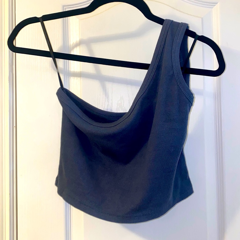 Gray crop top
